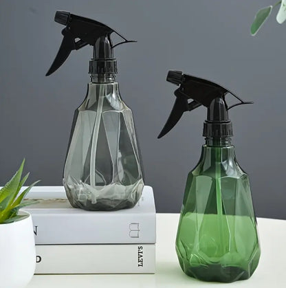 BOTELLA DE AGUA CON PULVERIZADOR PARA RIEGO 2LTS