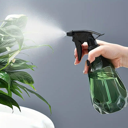 BOTELLA DE AGUA CON PULVERIZADOR PARA RIEGO 2LTS