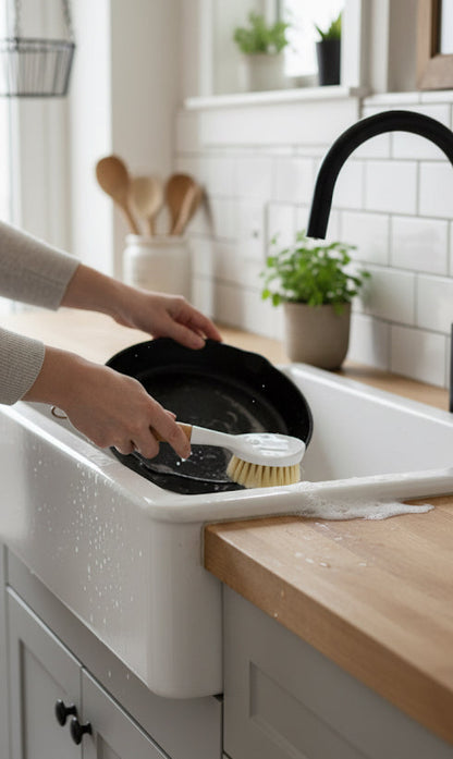 CEPILLO PARA OLLAS CON MANGO LARGO